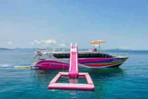 Lazy Phi Phi & Khai Island in Catamarano con Scivolo