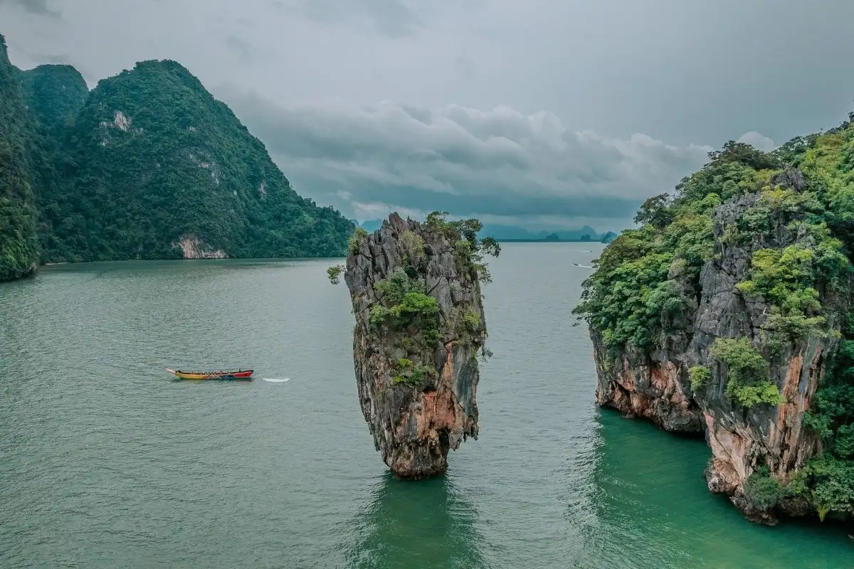 Vista Aerea Jame Bond Island 1 James Bond & Khai Island con Catamarano da Phuket o Khao Lak James Bond & Khai Island con Catamarano da Phuket o Khao Lak