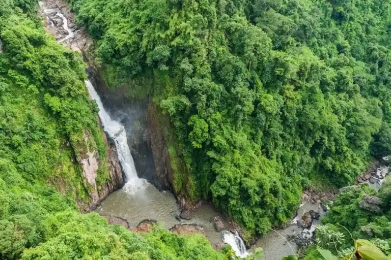 Vista Panoramica delle Cascate Heo Narok Khao Yai
