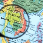 Lente di ingrandimento evidenza Thailandia su di una mappa