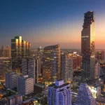 Vista Aerea Bangkok e i suoi grattacieli trai i quali king power mahanakhon 3 Cosa Fare a Bangkok 2026: Leggi la Nostra Guida Completa per Organizzare il Tuo Viaggio. Vista Aerea Bangkok e i suoi grattacieli trai i quali king power mahanakhon Cosa Fare a Bangkok 2026: Leggi la Nostra Guida Completa per Organizzare il Tuo Viaggio. 2