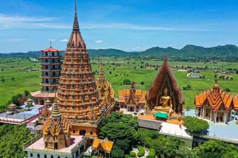 Veduta aerea del Tempio Wat Tham Suea Kanchanaburi