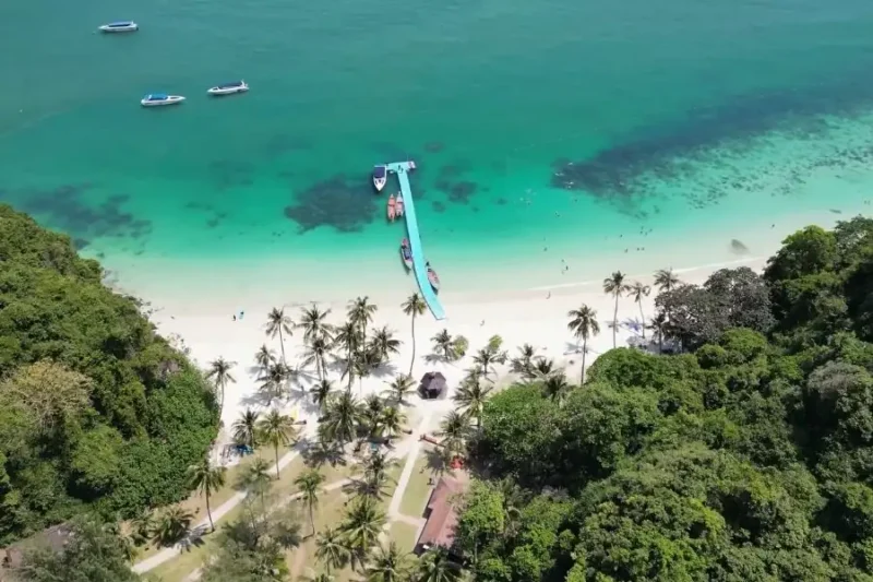 Vista aerea della spiaggia del Parco Nazionale di Ang Thong